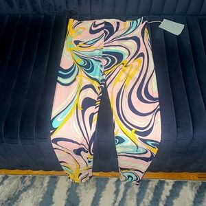 Women’s Emilio pucci cropped leggings tag is ripped (see photos)